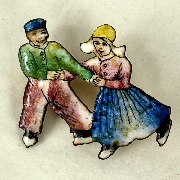 Antique Enamel Pin Holland Dutch Boy and Girl Dancing Made in Czechoslovakia - Picture 5 of 8